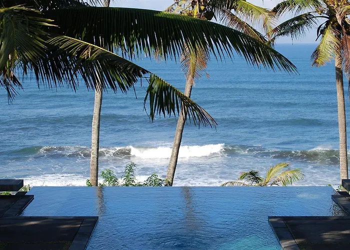 Lalang Beach House 5*